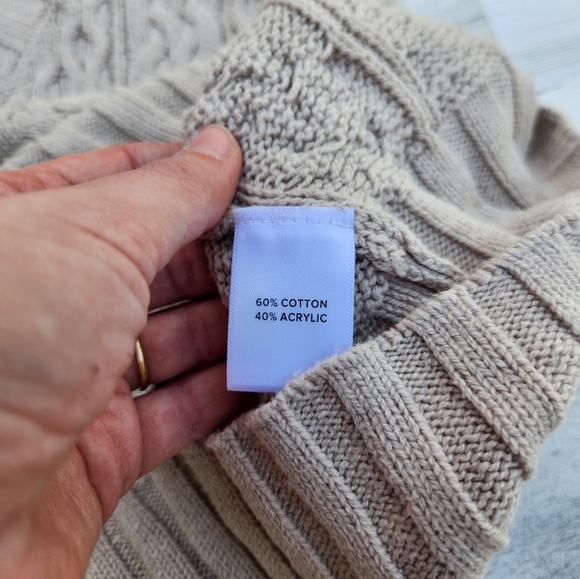 Evereve Chloe Cable Sweater Vest Oatmeal V Neck Size Small - Picture 5 of 6